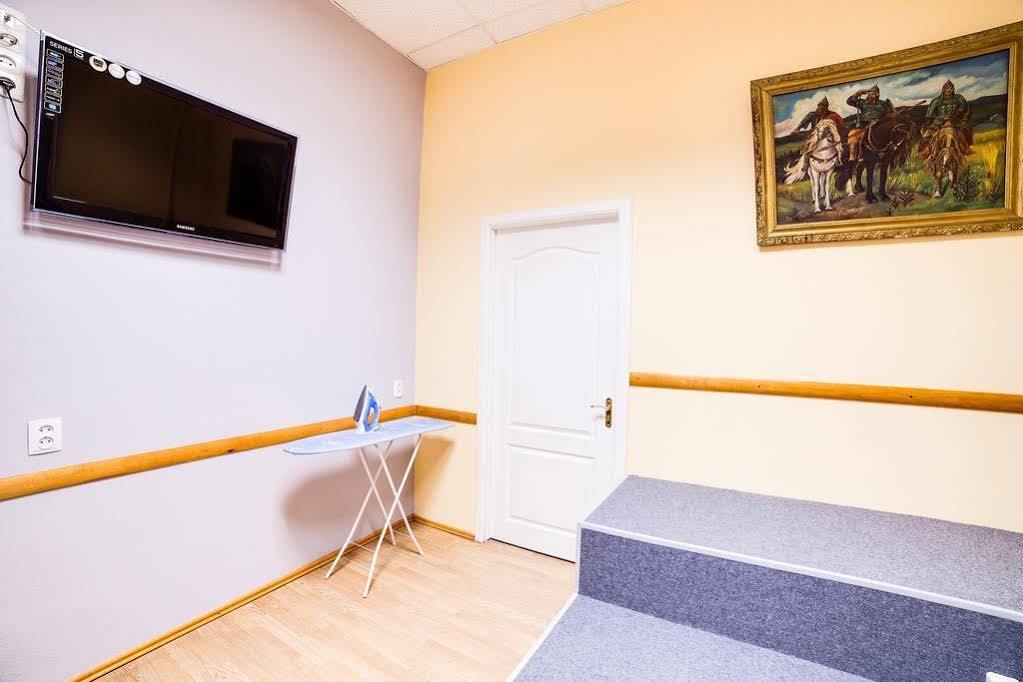 Night & Day Hostel Kyiv Exterior photo