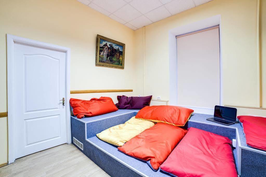 Night & Day Hostel Kyiv Exterior photo