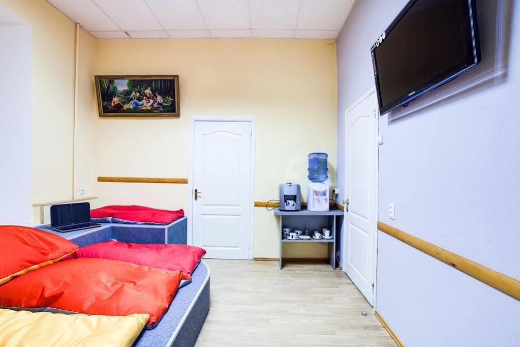 Night & Day Hostel Kyiv Exterior photo